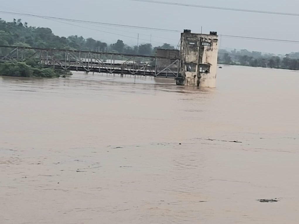दम तोड़ रही है बरहेट की मेघा जलापूर्ति परियोजना दम तोड़ रही है बरहेट की मेघा जलापूर्ति परियोजना