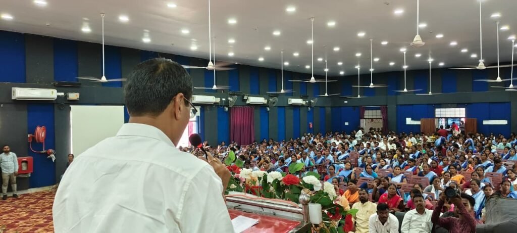हर घर नल से जल: लातेहार में संवाद कार्यक्रम, प्रधान सचिव ने कहा– पानी तभी जीवनदायी है जब शुद्ध और सुरक्षित हो हर घर नल से जल: लातेहार में संवाद कार्यक्रम, प्रधान सचिव ने कहा– पानी तभी जीवनदायी है जब शुद्ध और सुरक्षित हो