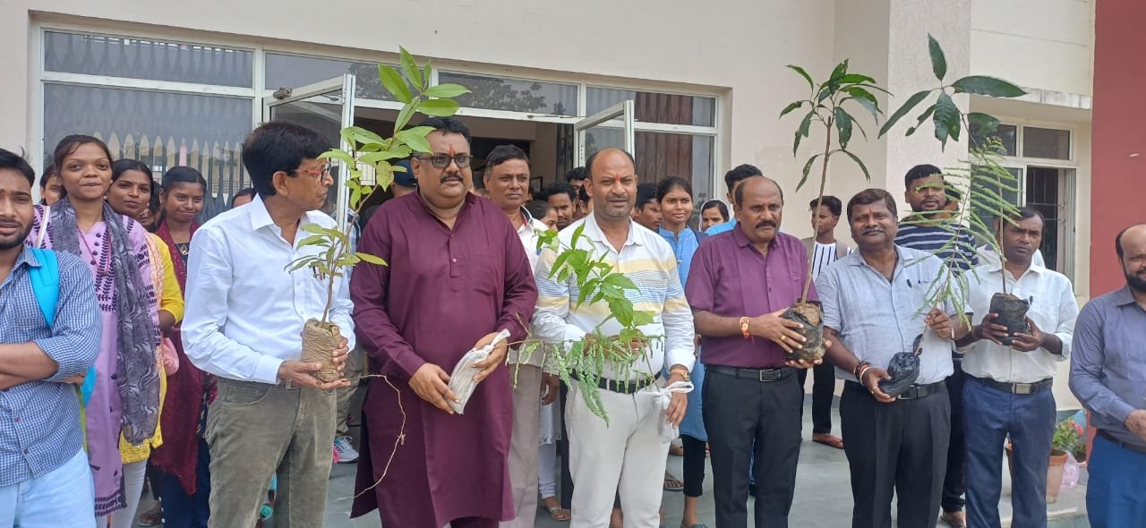 मॉडल कॉलेज बरहरवा में नवप्रवेशी विद्यार्थियों का भव्य स्वागत, सफलता के मंत्र दिए गए मॉडल कॉलेज बरहरवा में नवप्रवेशी विद्यार्थियों का भव्य स्वागत, सफलता के मंत्र दिए गए