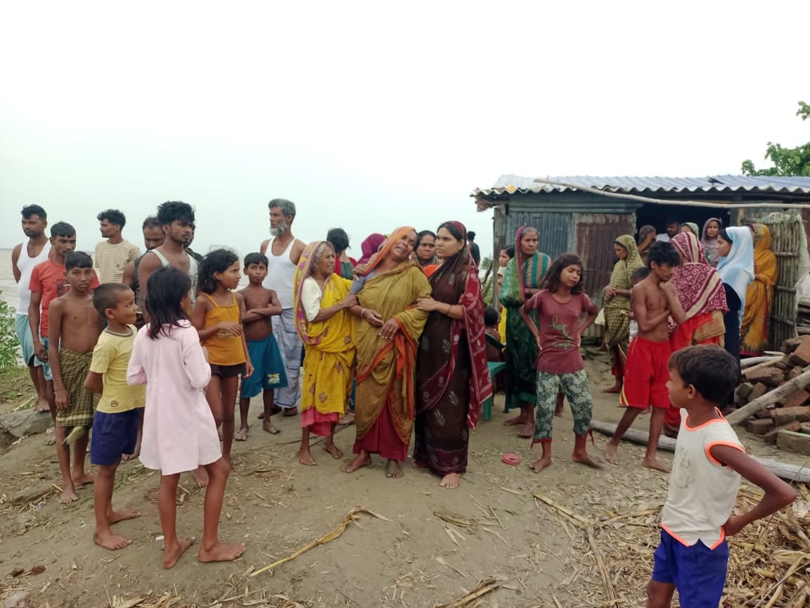 डेढ़ वर्षीय बालक गंगा कटाव में बहा,तलाश जारी