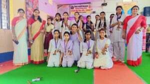 सरस्वती शिशु मंदिर में राखी बनाओ एवं मेहंदी प्रतियोगिता आयोजित