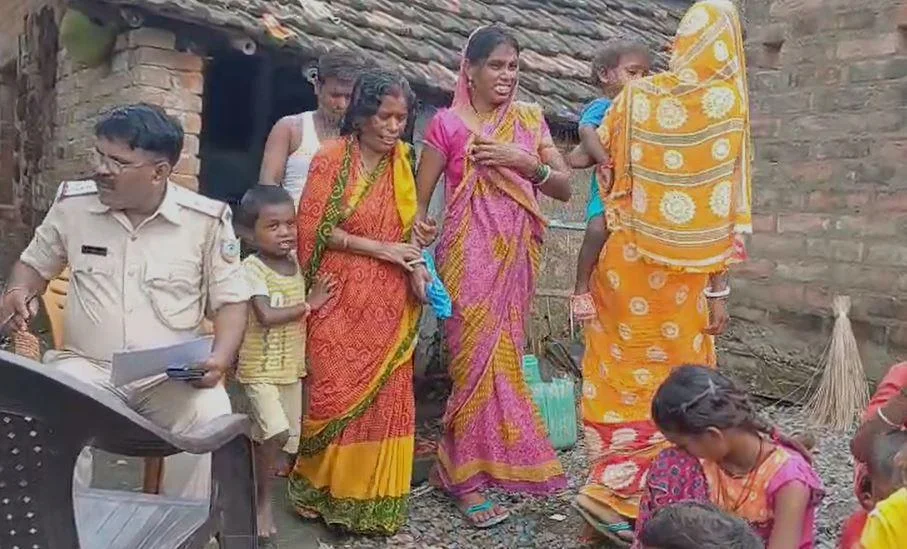 श्यामपुर में 36 वर्षीय युवक की निर्मम हत्या: धारदार हथियार से वार, पीठ भी जलाई गई, इलाके में फैली दहशत श्यामपुर में 36 वर्षीय युवक की निर्मम हत्या: धारदार हथियार से वार, पीठ भी जलाई गई, इलाके में फैली दहशत