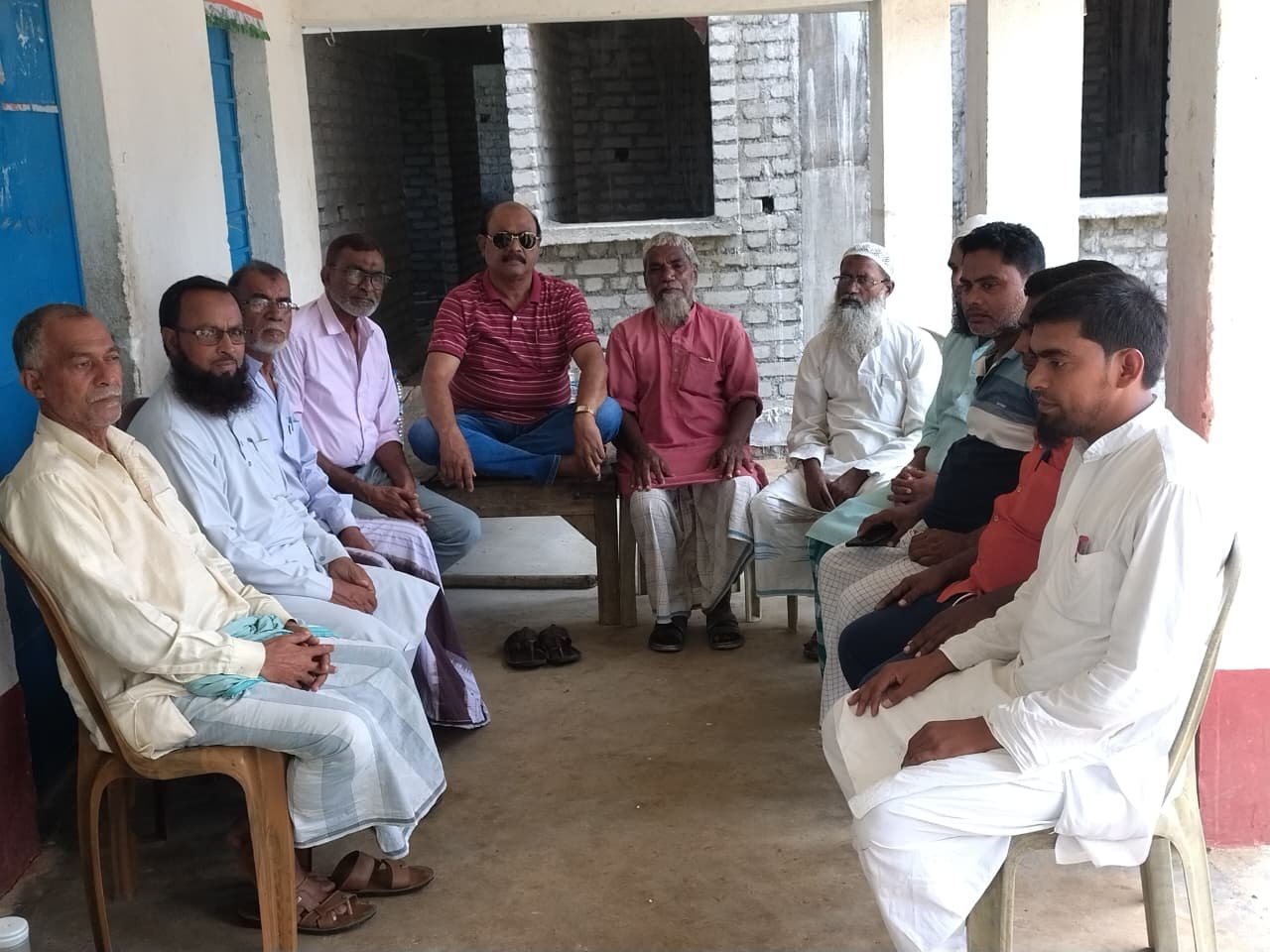 मदरसा प्रांगण में आगामी जलसा को लेकर बैठक आयोजित मदरसा प्रांगण में आगामी जलसा को लेकर बैठक आयोजित