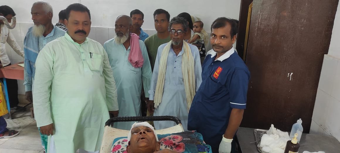 छत से गिरकर वृद्ध महिला घायल, रेफर