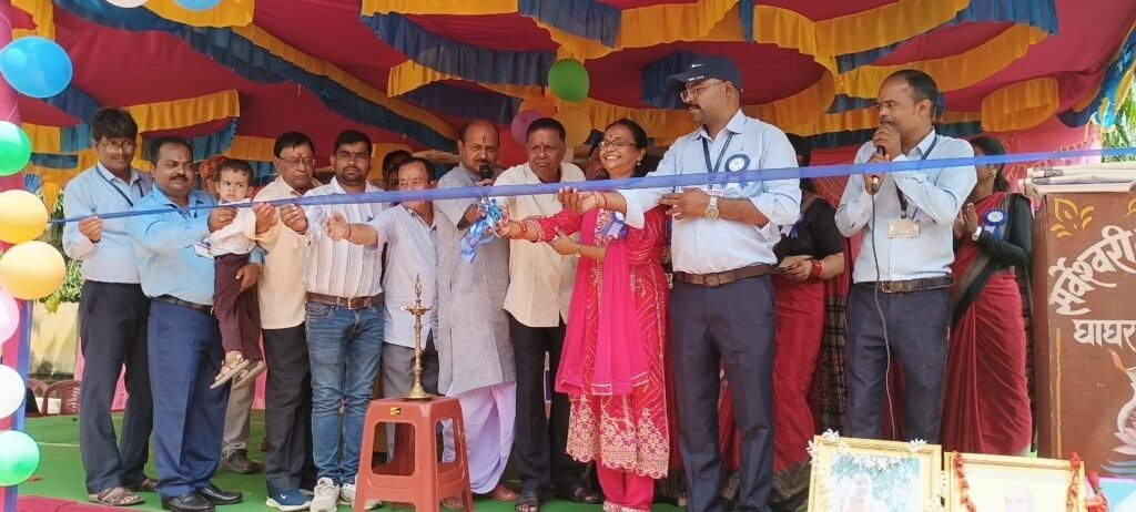 सर्वेश्वरी बाल मंदिर स्कूल में शिक्षक दिवस समारोह का आयोजन, किया गया सर्वेश्वरी बाल मंदिर स्कूल में शिक्षक दिवस समारोह का आयोजन, किया गया