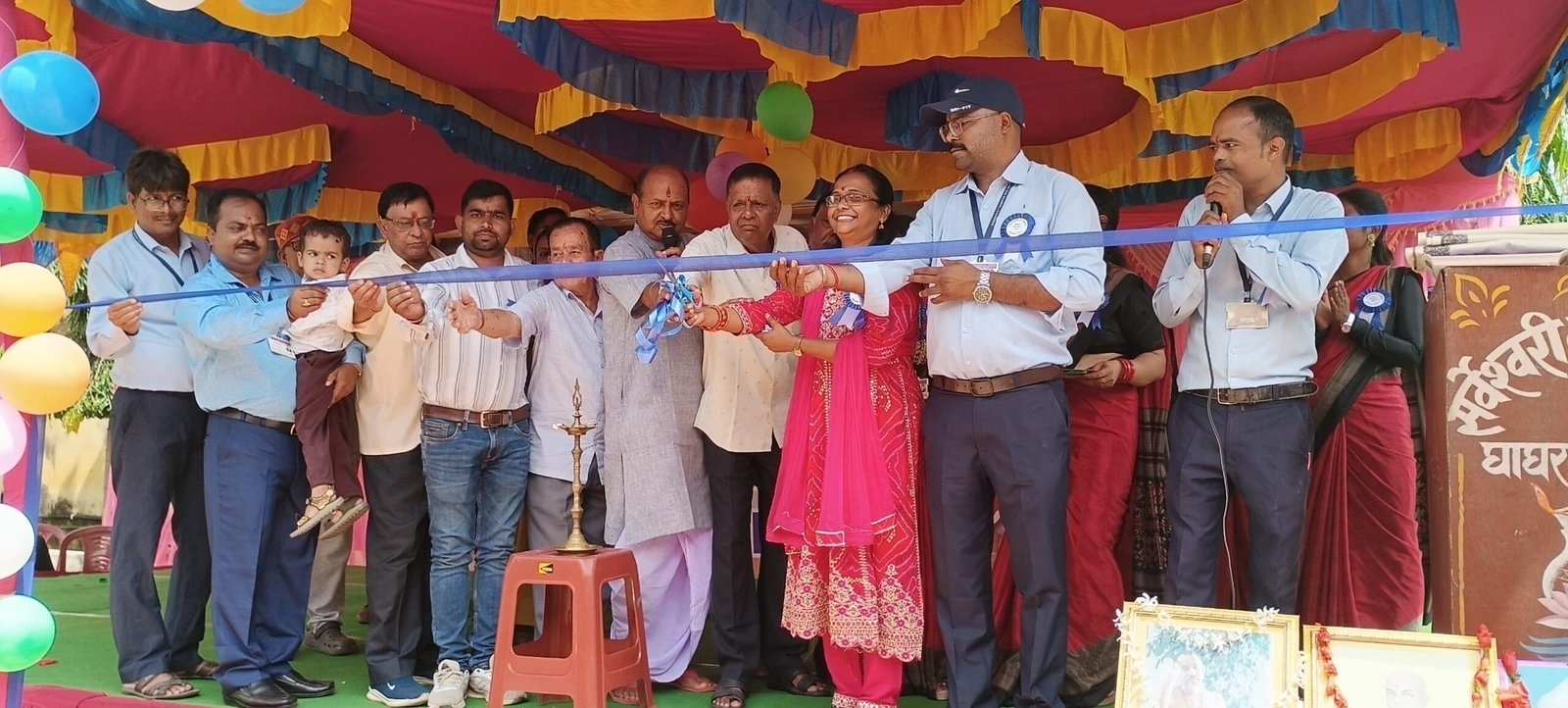 सर्वेश्वरी बाल मंदिर स्कूल में शिक्षक दिवस समारोह का आयोजन, किया गया सर्वेश्वरी बाल मंदिर स्कूल में शिक्षक दिवस समारोह का आयोजन, किया गया