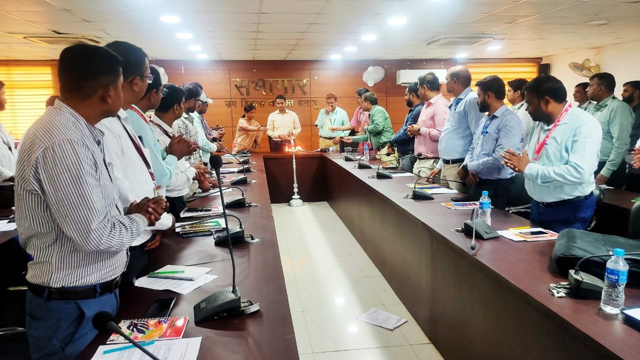 उप विकास आयुक्त की अध्यक्षता में यक्तिगत ऋण एवं महिला उद्यमी वित्त पोषण सह इमरशन साईट विजिट पर एक दिवसीय बैंकर्स कार्यशाला का किया गया आयोजन उप विकास आयुक्त की अध्यक्षता में यक्तिगत ऋण एवं महिला उद्यमी वित्त पोषण सह इमरशन साईट विजिट पर एक दिवसीय बैंकर्स कार्यशाला का किया गया आयोजन