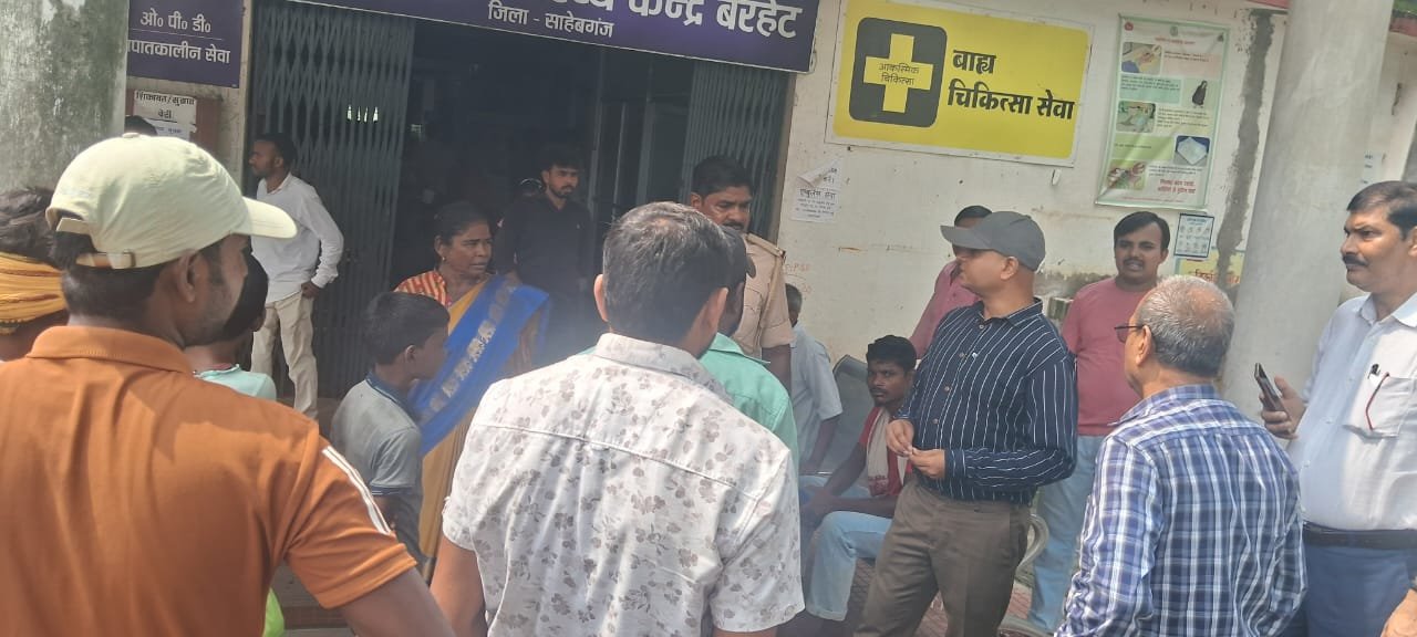 दो टोटो के टक्कर में स्कूली बच्चे घायल दो टोटो के टक्कर में स्कूली बच्चे घायल