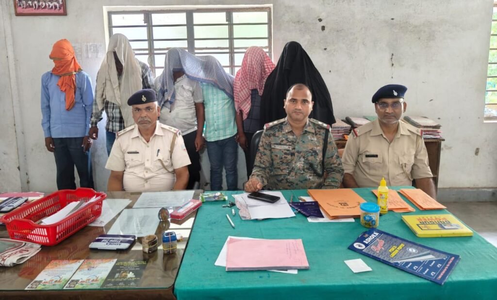 पड़वा:पुलिस ने जुआ खेलते छः लोगों को किया गिरफ्तार