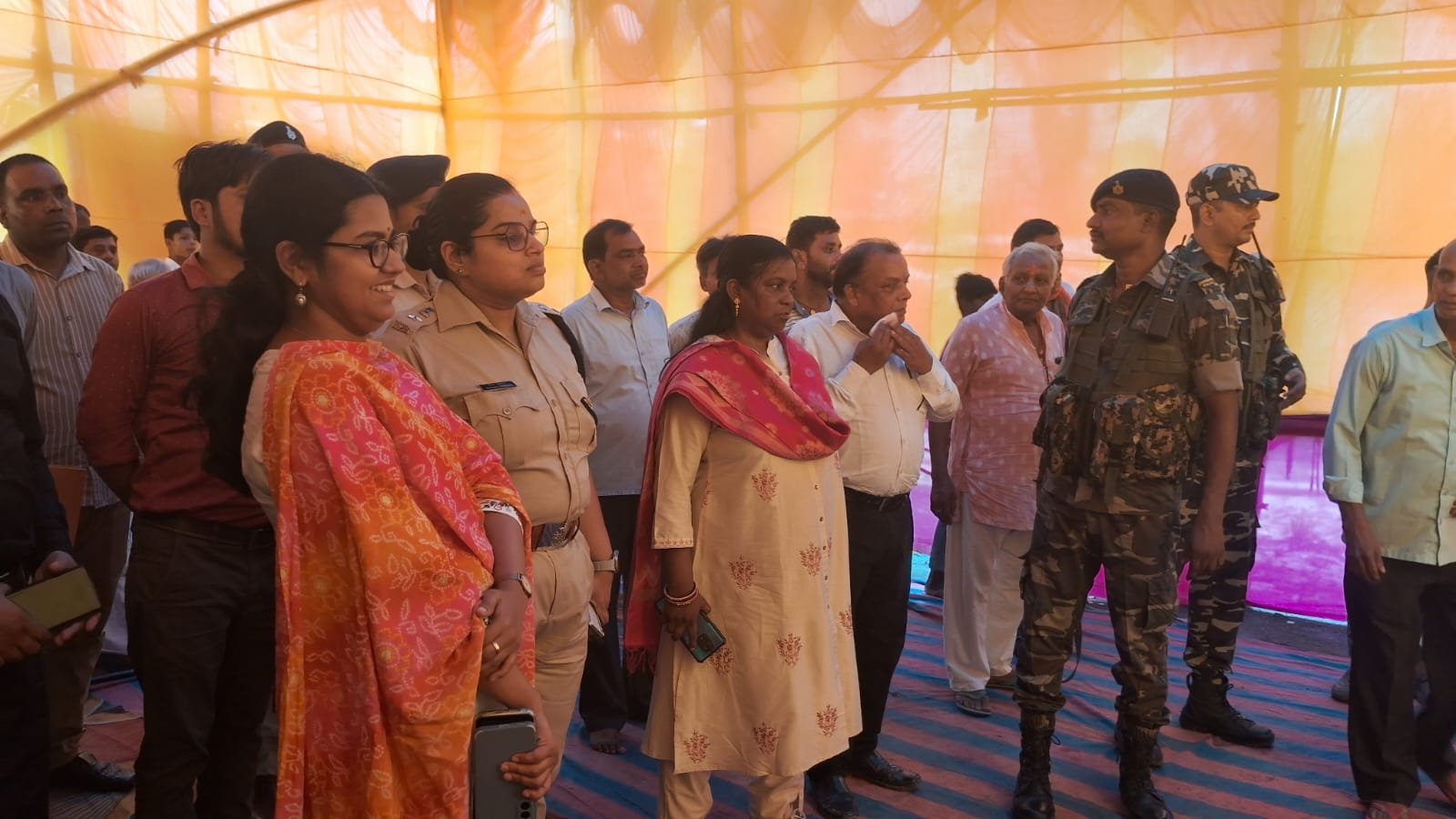 पलामू: उपायुक्त एवं आयुक्त ने नावा बाजार दुर्गा पूजा पंडालों का किया निरीक्षण पलामू: उपायुक्त एवं आयुक्त ने नावा बाजार दुर्गा पूजा पंडालों का किया निरीक्षण
