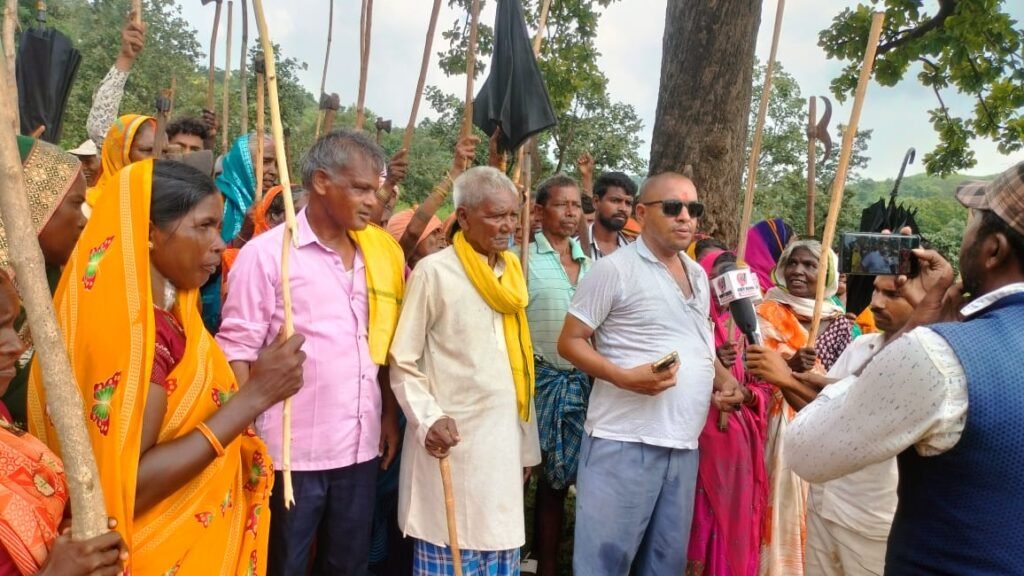 रेवारातु:जल,जंगल-जमीन,प्राकृतिक को बचाना हमारा कर्तव्य है: ग्रामीण रेवारातु:जल,जंगल-जमीन,प्राकृतिक को बचाना हमारा कर्तव्य है: ग्रामीण