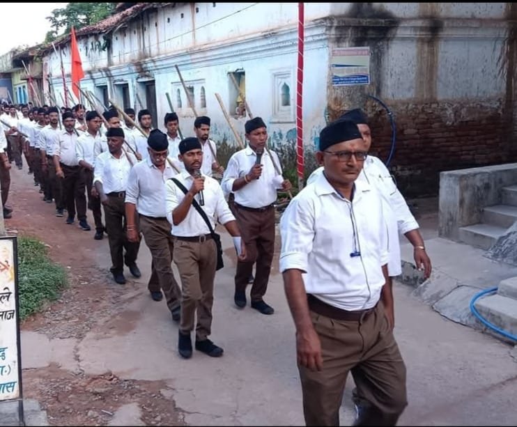 सतबरवा राष्ट्रीय स्वयंसेवक संघ का 100वां शताब्दी वर्ष पथ संचलन (परेड) में उमड़ा जैन सैलाब। सतबरवा राष्ट्रीय स्वयंसेवक संघ का 100वां शताब्दी वर्ष पथ संचलन (परेड) में उमड़ा जैन सैलाब।