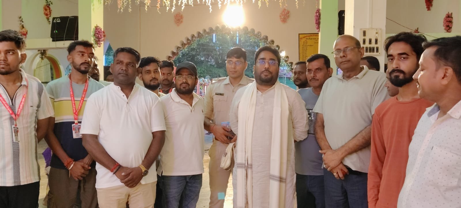 क्षेत्र के विभिन्न पूजा पंडाल में पहुंचे झारखंड कांग्रेस प्रदेश महासचिव तनवीर आलम, शांतिपूर्ण वातावरण में त्योहार मनाने की अपील क्षेत्र के विभिन्न पूजा पंडाल में पहुंचे झारखंड कांग्रेस प्रदेश महासचिव तनवीर आलम, शांतिपूर्ण वातावरण में त्योहार मनाने की अपील