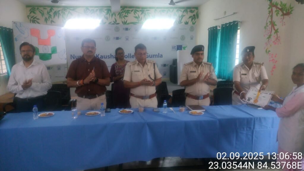 गुमला में सड़क सुरक्षा और सामाजिक जागरूकता का अनूठा संगम गुमला में सड़क सुरक्षा और सामाजिक जागरूकता का अनूठा संगम