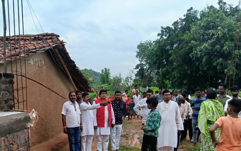 भुदान के दलितों के जमीन पर पुलिसिया गठजोड़ से सामंती कर रहे कब्जा- रूचिर तिवारी