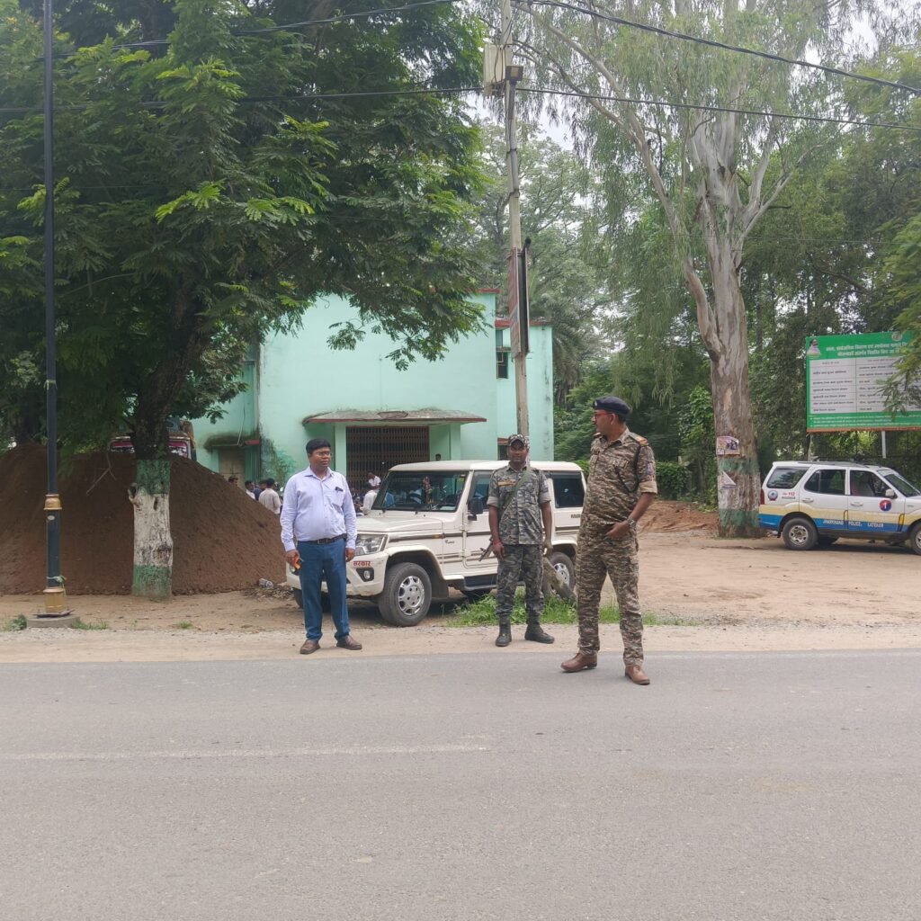 लातेहार में दोपहिया वाहनों की सघन जांच, 20 चालकों पर कार्रवाई लातेहार में दोपहिया वाहनों की सघन जांच, 20 चालकों पर कार्रवाई