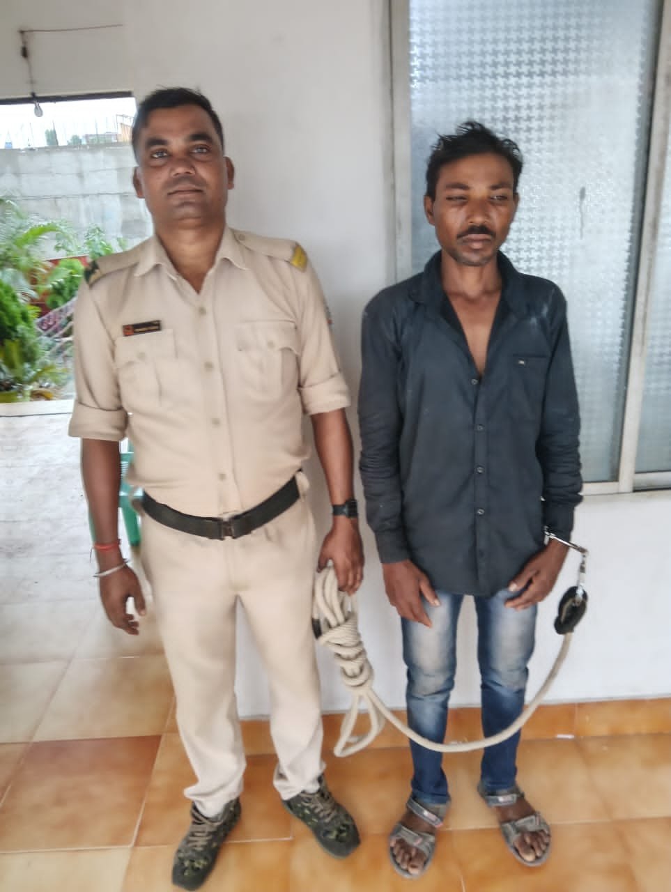 पत्नी के बेवफाई से पति ने कर दिया पत्नी की हत्या,आरोपित पति गिरफ्तार पत्नी के बेवफाई से पति ने कर दिया पत्नी की हत्या,आरोपित पति गिरफ्तार