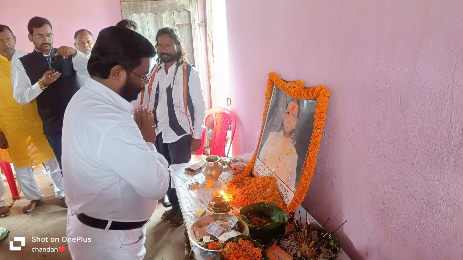 लातेहार:किसान मोर्चा जिला अध्यक्ष स्व. सुरेश गंझू के ब्रह्मभोज में शामिल हुए पूर्व मंत्री बैद्यनाथ राम लातेहार:किसान मोर्चा जिला अध्यक्ष स्व. सुरेश गंझू के ब्रह्मभोज में शामिल हुए पूर्व मंत्री बैद्यनाथ राम