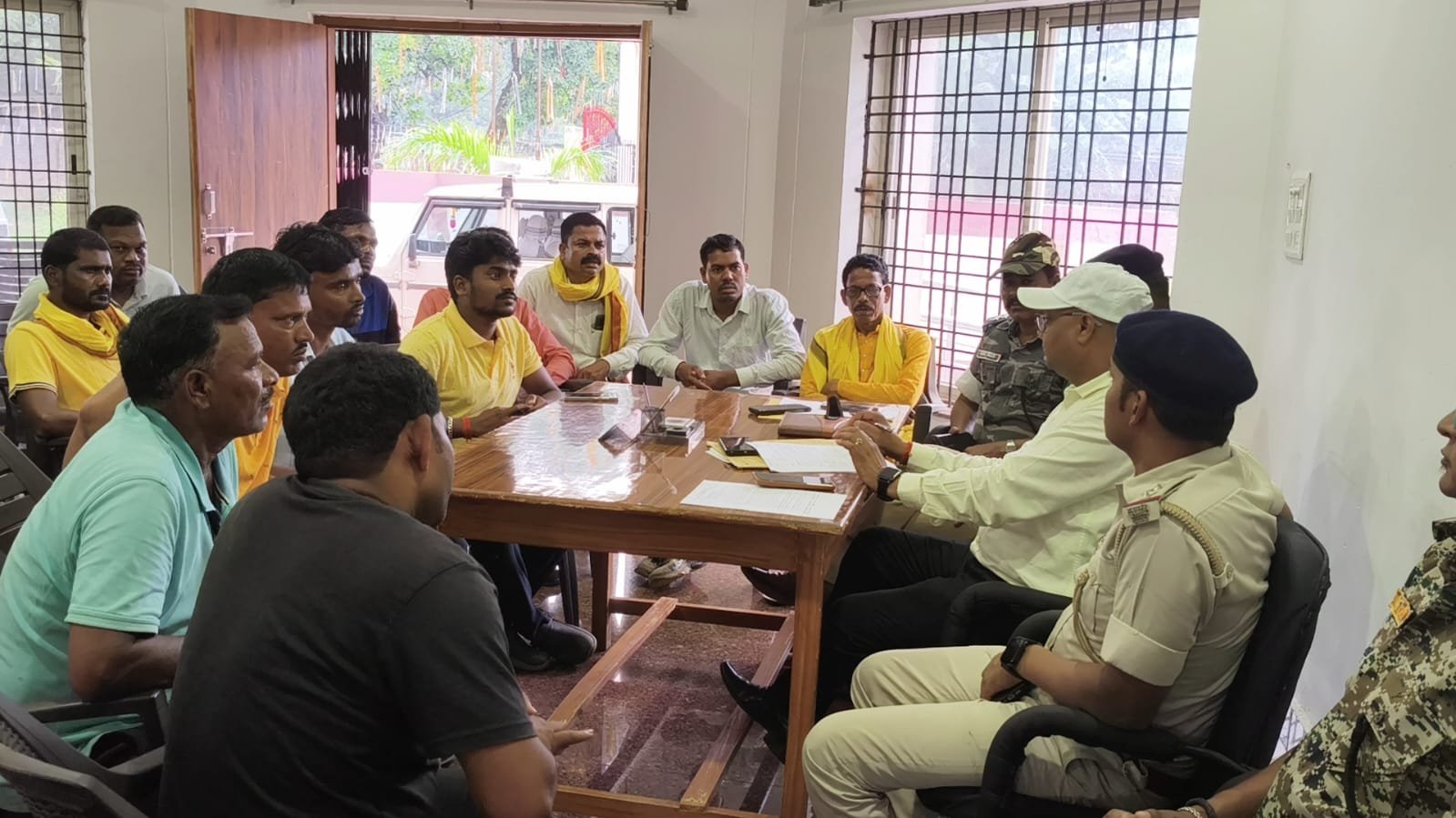 20 सितंबर को गोमिया में रेल रोको-आंदोलन, प्रशासन ने की बैठक, शांति की अपील 20 सितंबर को गोमिया में रेल रोको-आंदोलन, प्रशासन ने की बैठक, शांति की अपील