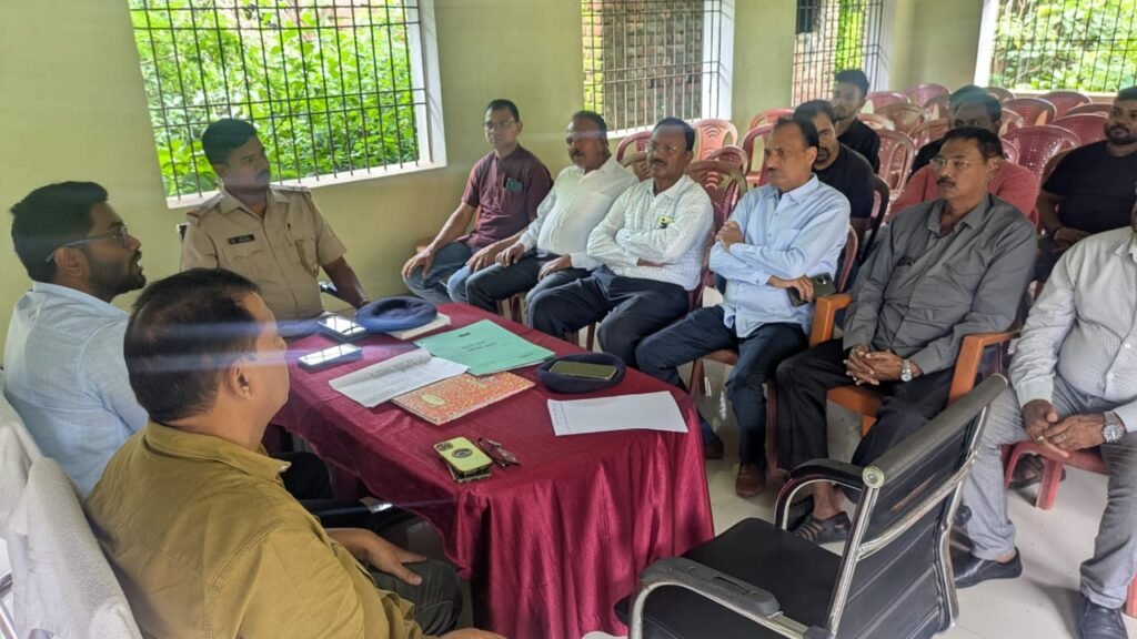 घाघरा थाना परिसर में दुर्गा पूजा को लेकर शांति समिति की बैठक संपन्न घाघरा थाना परिसर में दुर्गा पूजा को लेकर शांति समिति की बैठक संपन्न