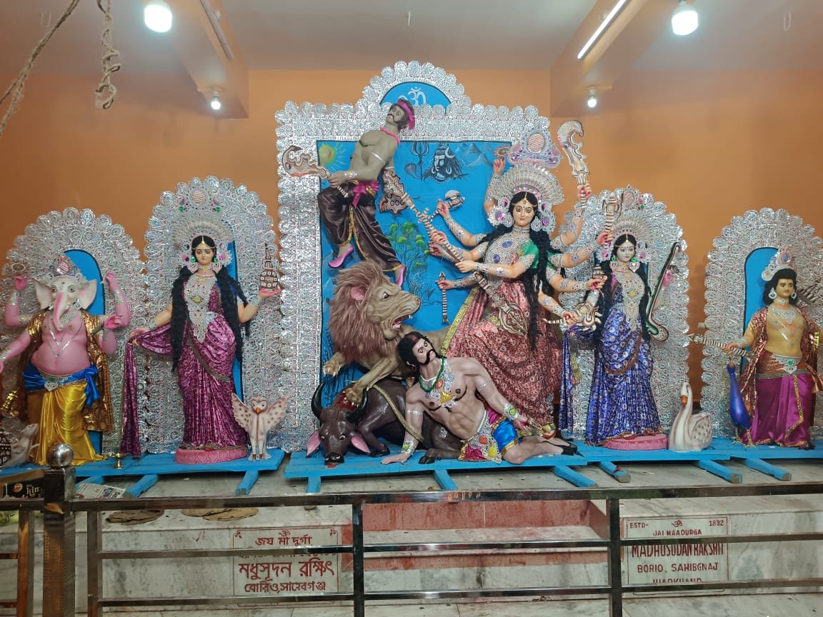 शारदीय नवरात्र के चौथे दिन मां कुष्मांडा की पूजा-अर्चना शारदीय नवरात्र के चौथे दिन मां कुष्मांडा की पूजा-अर्चना