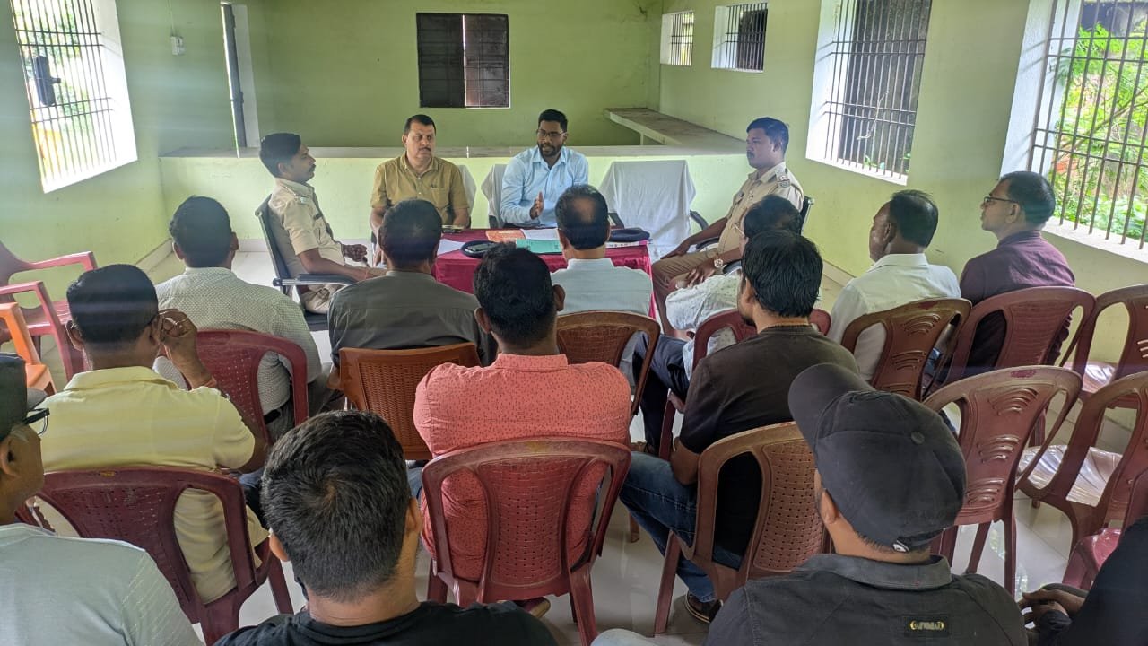 घाघरा थाना परिसर में दुर्गा पूजा को लेकर शांति समिति की बैठक संपन्न घाघरा थाना परिसर में दुर्गा पूजा को लेकर शांति समिति की बैठक संपन्न