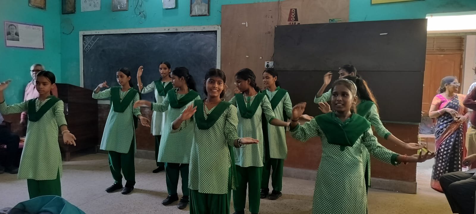 साहिबगंज :गांधी जयंती पर क्विज व सांस्कृतिक प्रतियोगिता का आयोजन साहिबगंज :गांधी जयंती पर क्विज व सांस्कृतिक प्रतियोगिता का आयोजन