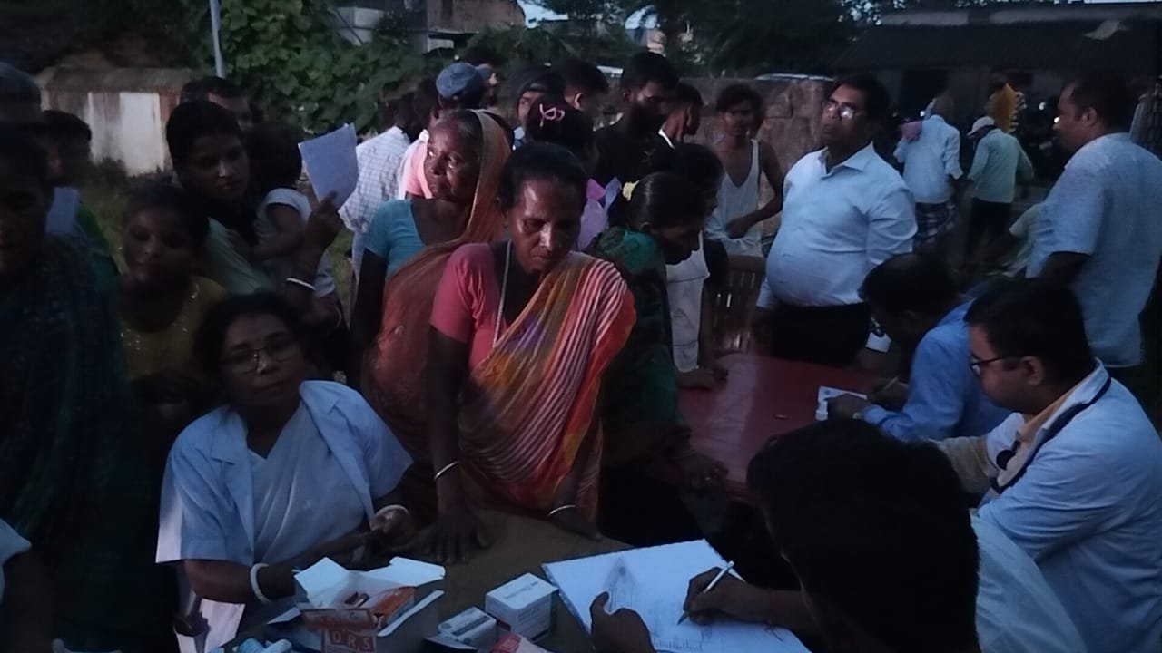 संध्या चौपाल में ग्रामीणों को किया स्वास्थ्य के प्रति जागरूक संध्या चौपाल में ग्रामीणों को किया स्वास्थ्य के प्रति जागरूक