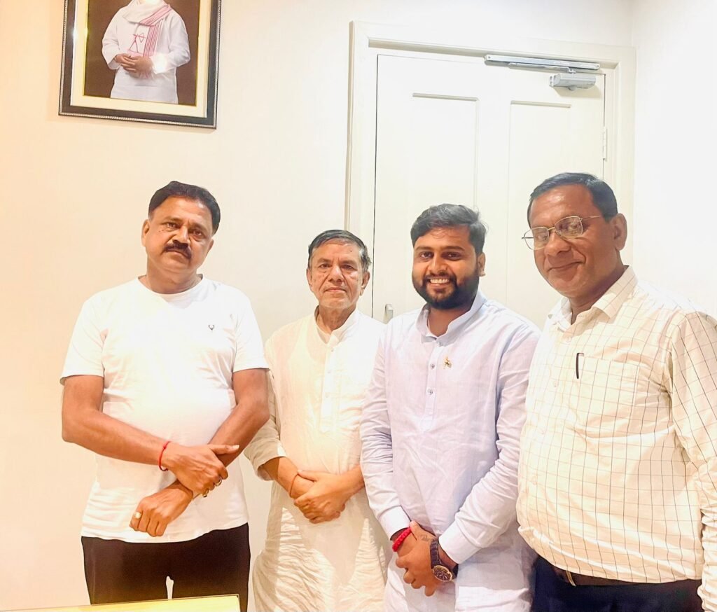 नगर निगम मनमानी बंद करे,चार रुपये वर्गफीट के दर से वसूले बाजार किराया:आशीष भारद्वाज नगर निगम मनमानी बंद करे,चार रुपये वर्गफीट के दर से वसूले बाजार किराया:आशीष भारद्वाज
