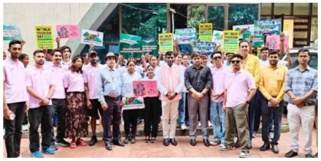 विश्व पर्यटन दिवस पर राँची से पाली गांव के लिए रवाना हुई पर्यटकों की बस विश्व पर्यटन दिवस पर राँची से पाली गांव के लिए रवाना हुई पर्यटकों की बस