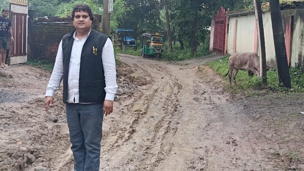 पाइपलाइन बिछाने में लापरवाही से नारकीय स्थिति, ठेकेदार को ब्लैकलिस्ट करने की मांग पाइपलाइन बिछाने में लापरवाही से नारकीय स्थिति, ठेकेदार को ब्लैकलिस्ट करने की मांग