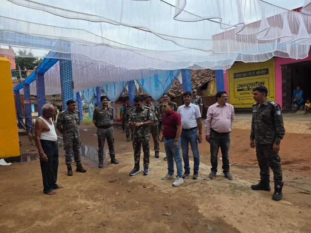 दुर्गा पूजा पर लातेहार प्रशासन सतर्क, शांति-व्यवस्था बनाए रखने को निरीक्षण एवं छापेमारी अभियान जारी