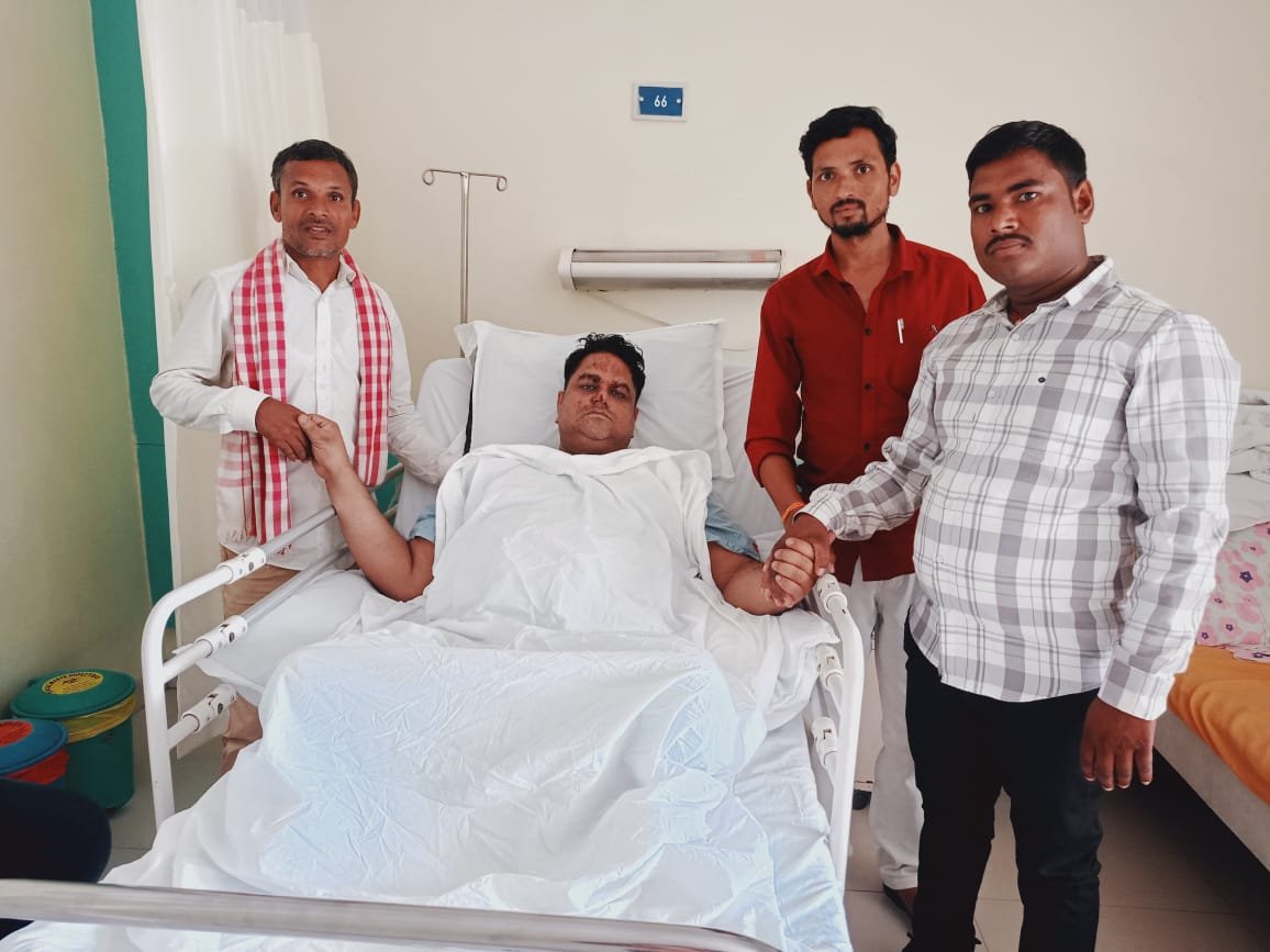 दीपक प्रताप देव से मिले झारखंड मुक्ति मोर्चा नेता:बिमलेश चौधरी