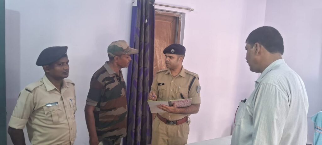 डिस्ट्रिक्ट कमांडेंट ने सामुदायिक स्वास्थ्य केंद्र बरहेट का किया औचक निरीक्षण डिस्ट्रिक्ट कमांडेंट ने सामुदायिक स्वास्थ्य केंद्र बरहेट का किया औचक निरीक्षण