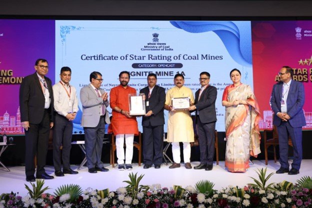 सुरक्षा,पर्यावरण और दायित्वपूर्ण खनन को मिली नई पहचान:कोयला मंत्रालय ने स्टार रेटिंग पुरस्कार समारोह में उत्कृष्ट खदानों को किया सम्मानित सुरक्षा,पर्यावरण और दायित्वपूर्ण खनन को मिली नई पहचान:कोयला मंत्रालय ने स्टार रेटिंग पुरस्कार समारोह में उत्कृष्ट खदानों को किया सम्मानित