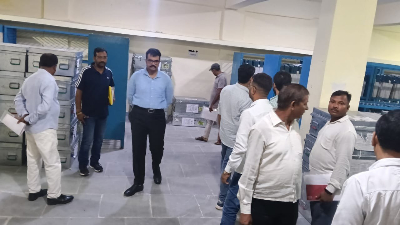 जिला निर्वाचन पदाधिकारी-सह-उपायुक्त ने किया ईवीएम–वीवीपैट वेयरहाउस का त्रैमासिक निरीक्षण…