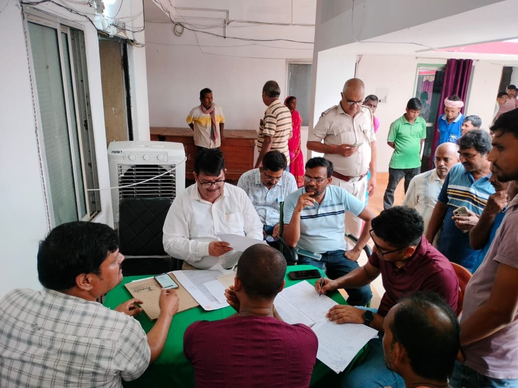 थाना दिवस पर दो मामलों का हुआ निष्पादन थाना दिवस पर दो मामलों का हुआ निष्पादन