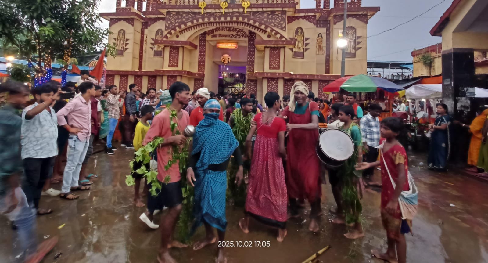 तीनपहाड़ में आदिवासियों ने निकाला हूर बोल अखाड़ा तीनपहाड़ में आदिवासियों ने निकाला हूर बोल अखाड़ा