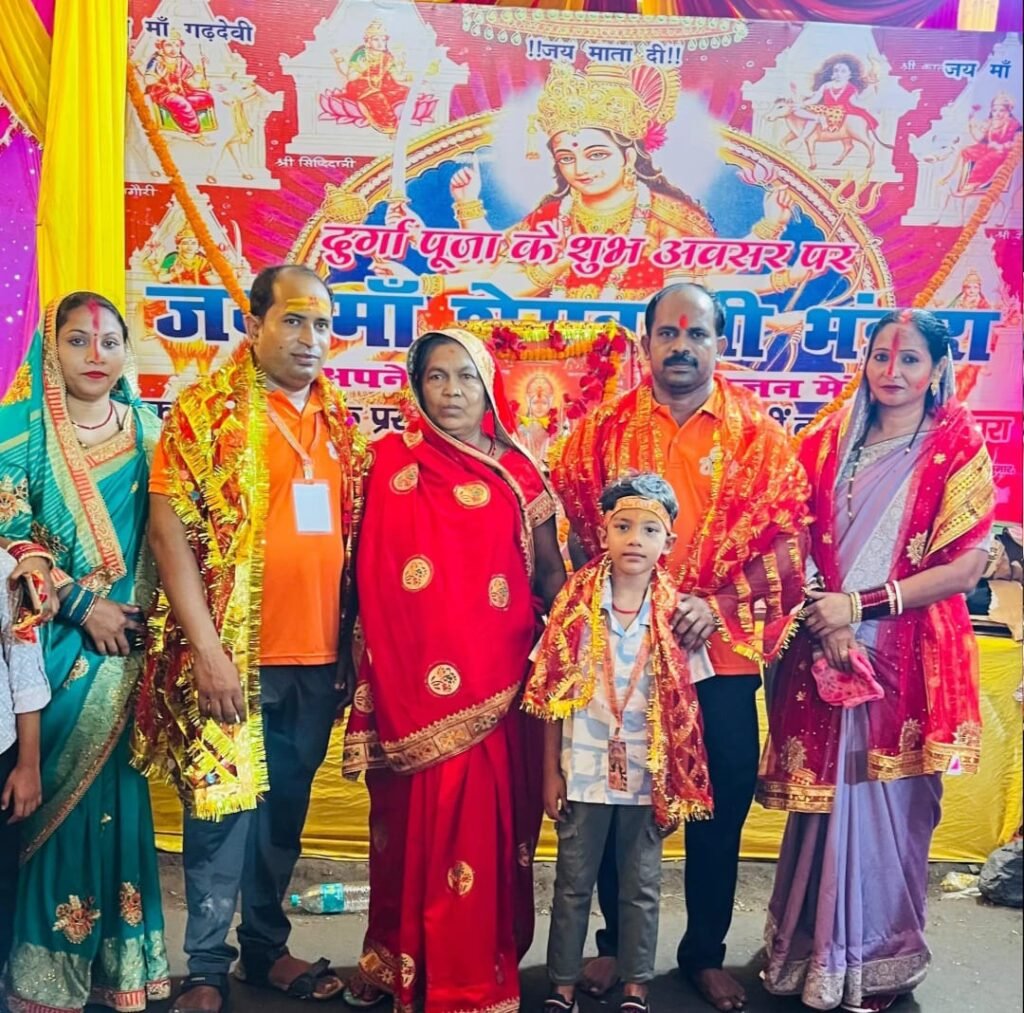 गढ़वा: पारंपरिक श्रद्धा और उत्सव के साथ हुआ मां दुर्गा की प्रतिमा का विसर्जन गढ़वा: पारंपरिक श्रद्धा और उत्सव के साथ हुआ मां दुर्गा की प्रतिमा का विसर्जन