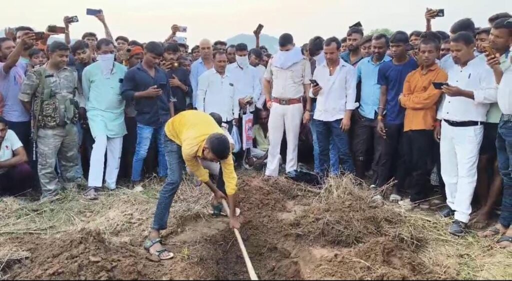 अविवाहित नाबालिग बेटी और नवजात बच्चे की हत्या, पिता गिरफ्तार