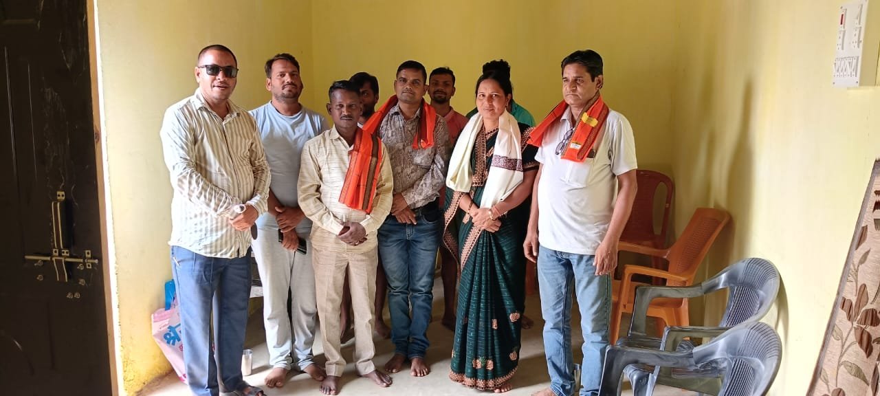 सतबरवा प्रखंड क्षेत्र में चतरा सांसद के द्वारा प्रतिनिधियों का चयन,लोगों में उत्साह सतबरवा प्रखंड क्षेत्र में चतरा सांसद के द्वारा प्रतिनिधियों का चयन,लोगों में उत्साह