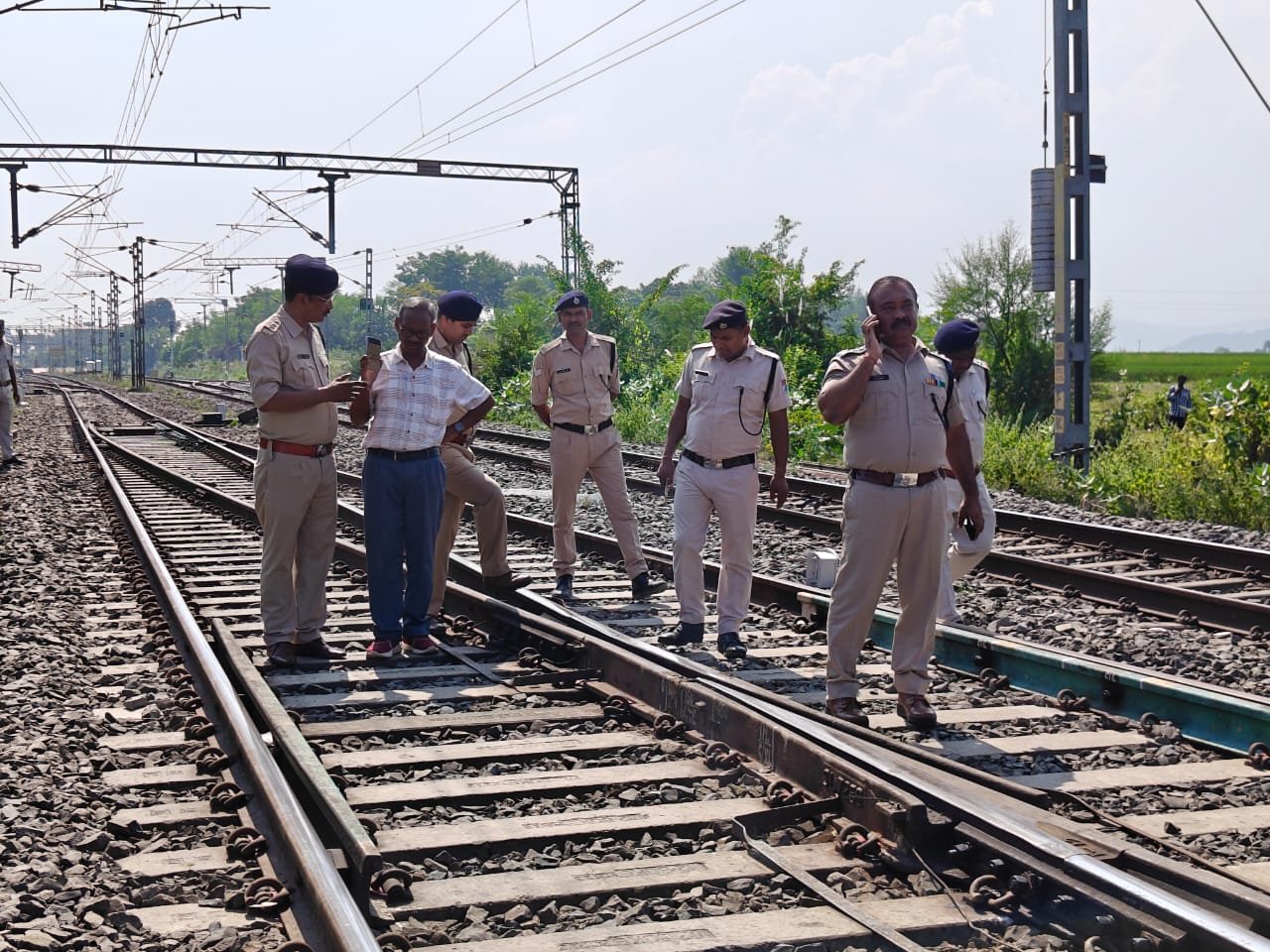 रेलवे ट्रैक के 30 पेंडल क्लीप की हुई चोरी, कीमेंन की सूझ-बूझ से ट्रैन दुर्घटना होने से बची