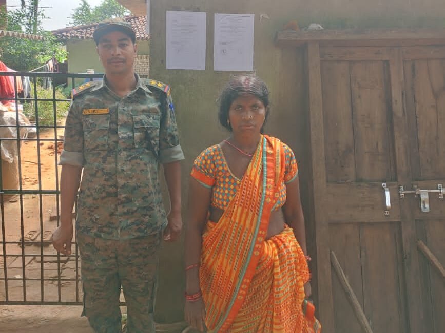 लातेहार:फरार नक्सली रविंद्र गंझू के खिलाफ न्यायालय से जारी हुआ इश्तेहार लातेहार:फरार नक्सली रविंद्र गंझू के खिलाफ न्यायालय से जारी हुआ इश्तेहार