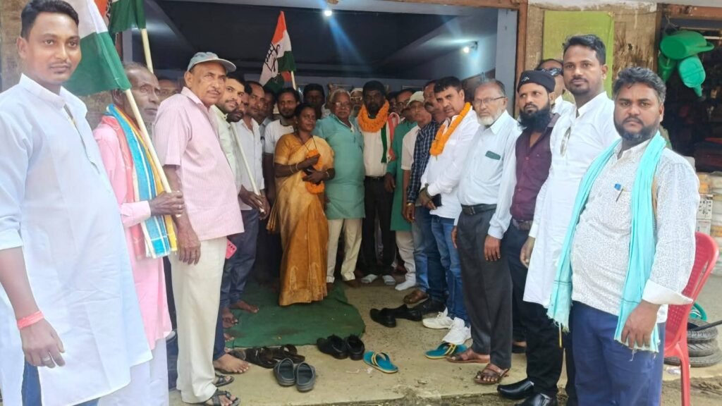 सिल्ली में ‘वोट चोर गद्दी छोड़’ हस्ताक्षर अभियान की शुरुआत,रांची ग्रामीण कांग्रेस अध्यक्ष सोमनाथ मुंडा बोले,वोट और संविधान की रक्षा का समय सिल्ली में ‘वोट चोर गद्दी छोड़’ हस्ताक्षर अभियान की शुरुआत,रांची ग्रामीण कांग्रेस अध्यक्ष सोमनाथ मुंडा बोले,वोट और संविधान की रक्षा का समय
