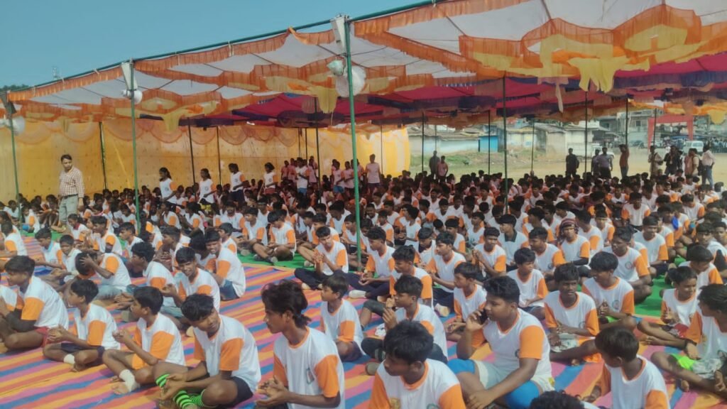 विकास भारती बिशुनपुर द्वारा मैराथन दौड़ मैं सैकड़ो बालक बालिकाओं ने भाग लिया विकास भारती बिशुनपुर द्वारा मैराथन दौड़ मैं सैकड़ो बालक बालिकाओं ने भाग लिया