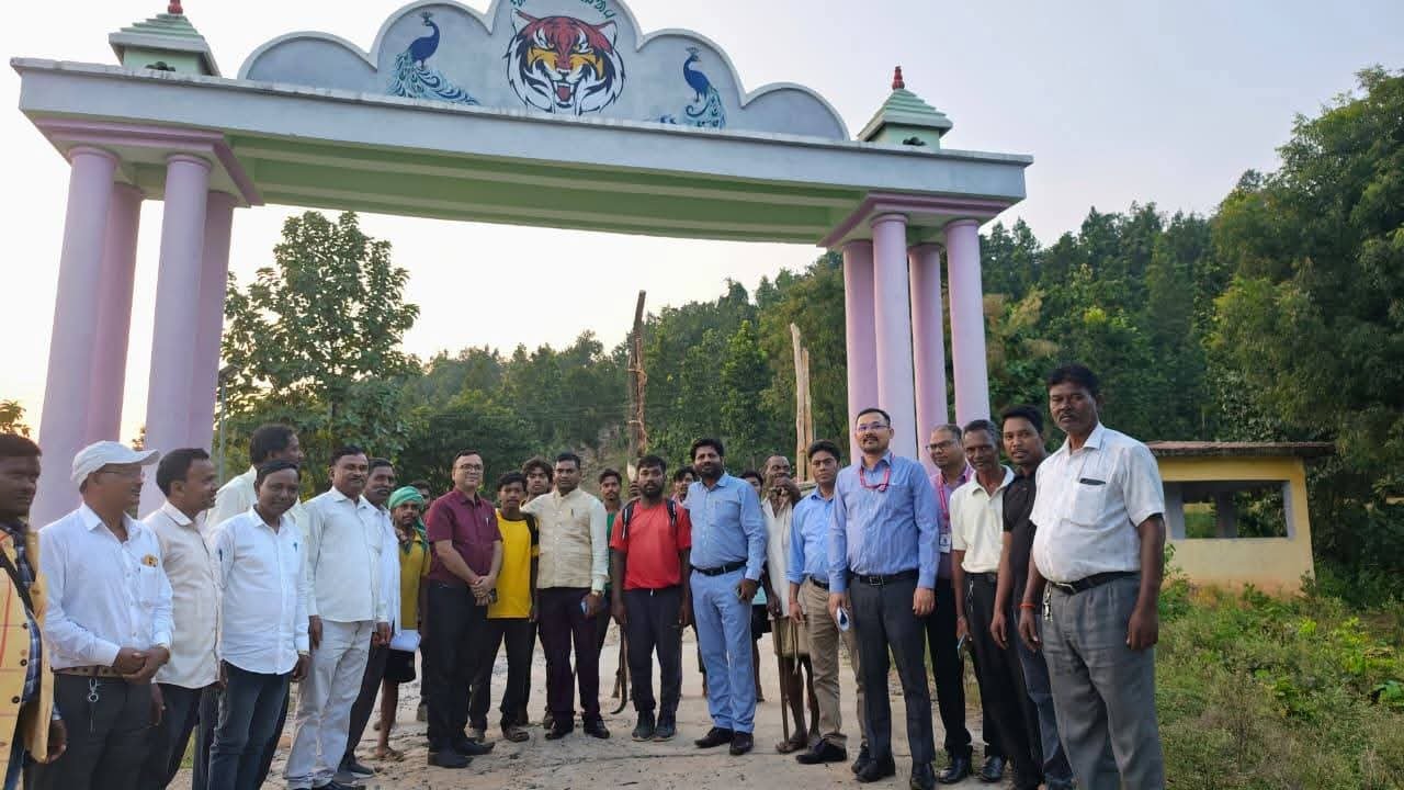 लुगुबुरू घंटाबाड़ी धोरोम गाढ़, ललपनिया में राजकीय महोत्सव की तैयारी जोरों पर, दिशोम गुरु शिबू सोरेन की प्रतिमा होगी स्थापित