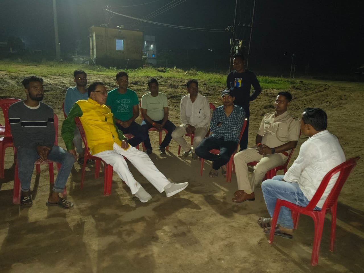 पूर्व मंत्री माधव लाल सिंह ने किया छठ घाट का निरीक्षण पूर्व मंत्री माधव लाल सिंह ने किया छठ घाट का निरीक्षण