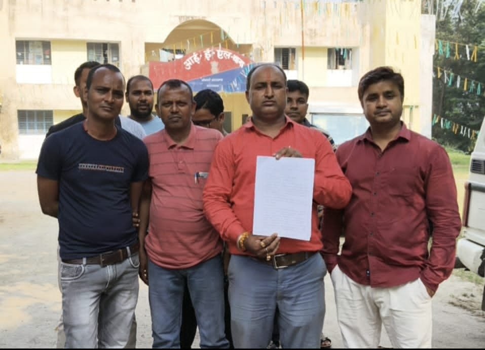गोमिया में ठगी का सनसनीखेज मामला: करोड़ों रुपये लेकर फरार हुई कंपनी गोमिया में ठगी का सनसनीखेज मामला: करोड़ों रुपये लेकर फरार हुई कंपनी