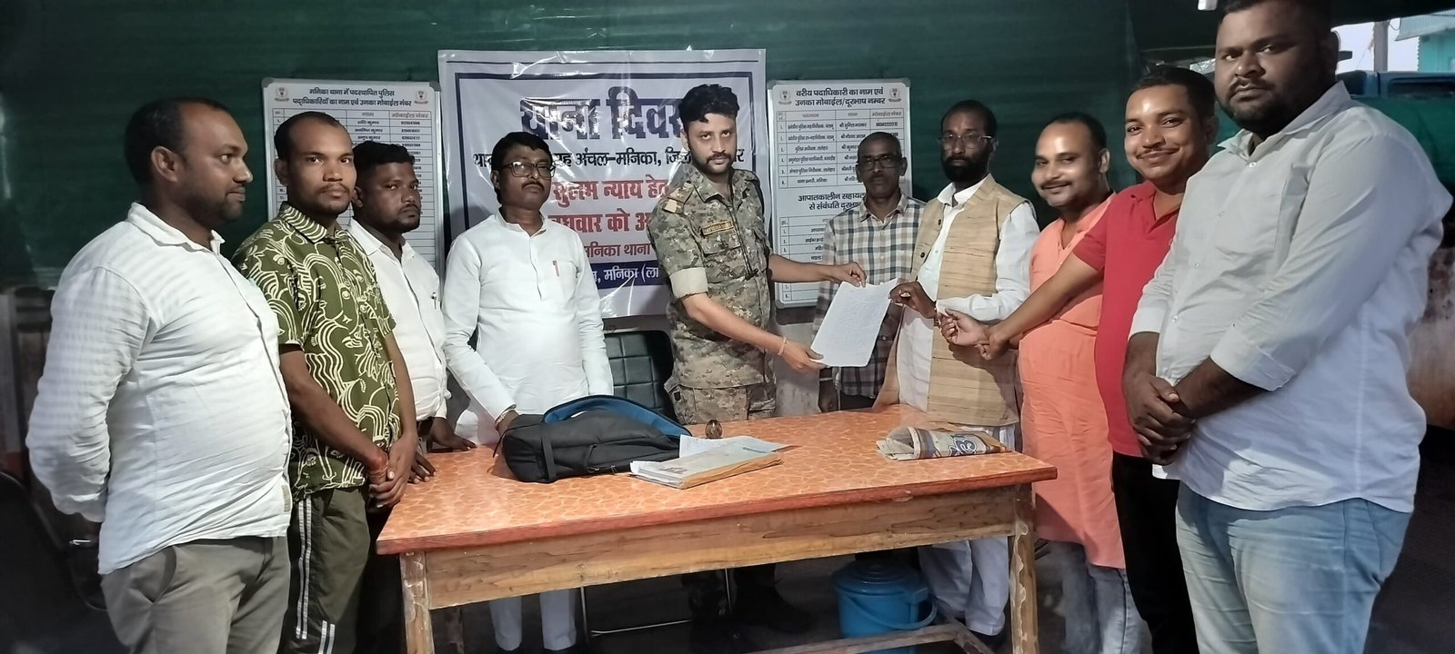 आत्म सुरक्षा को लेकर कांग्रेस और भाजपा नेताओं ने दिया आवेदन आत्म सुरक्षा को लेकर कांग्रेस और भाजपा नेताओं ने दिया आवेदन
