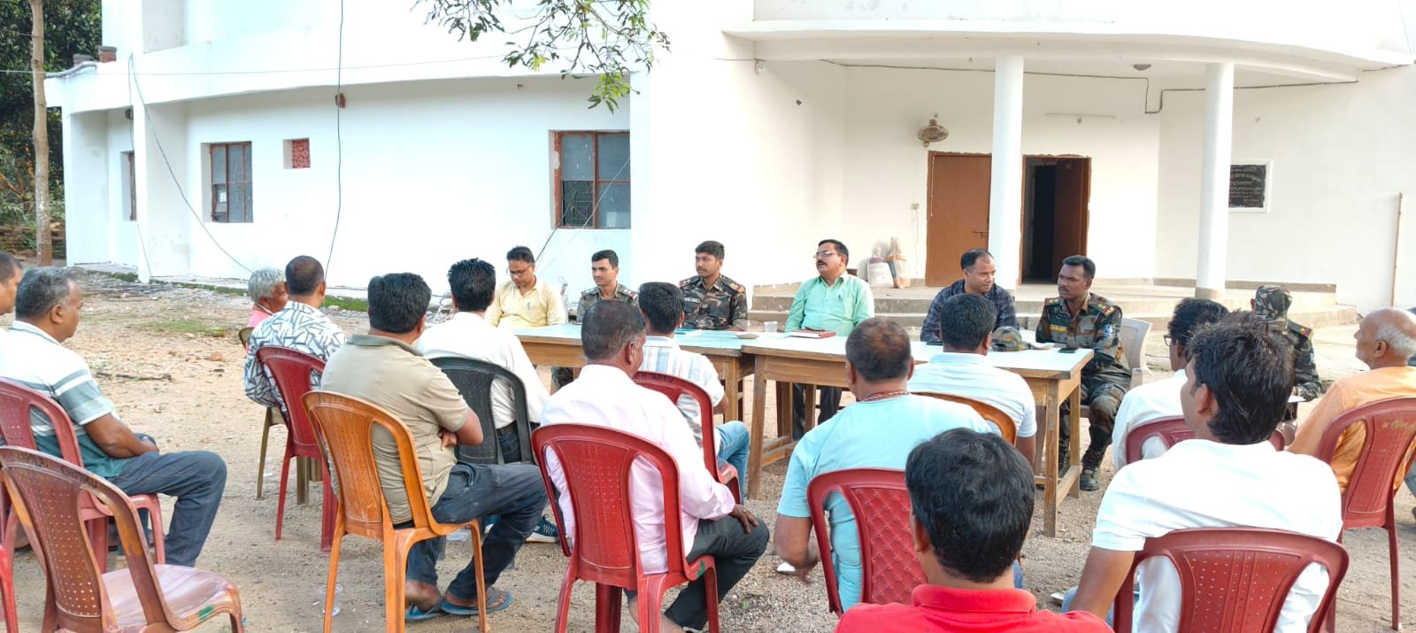 गारू में दीपावली व छठ पर्व को लेकर शांति समिति की बैठक संपन्न